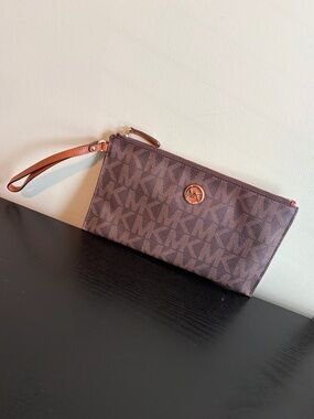 Michael Kors Brown Fulton Wristlet Large Zip Clutch